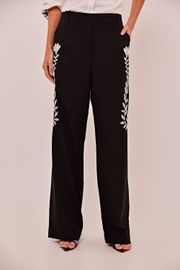 CALÇA SARA VISCOLINHO COM BORDADO