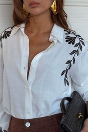 CAMISA SARDENHA OFF WHITE COM BORDADO