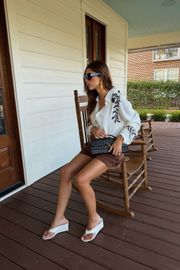 CAMISA SARDENHA OFF WHITE COM BORDADO