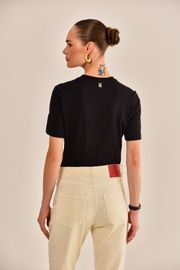 CAMISETA WHIRL COM BORDADO