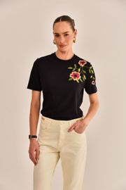 CAMISETA WHIRL COM BORDADO