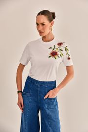 CAMISETA WHIRL COM BORDADO
