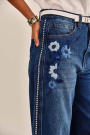 CALÇA JEANS ABBY BORDADO
