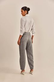 CALÇA ANGELINA ALFAIATARIA CHEVRON