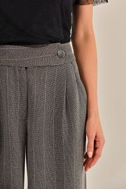  CALÇA CAMILA ALFAIATARIA RISCA DE GIZ