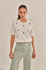 CAMISETA BEATRIZ BORDADA