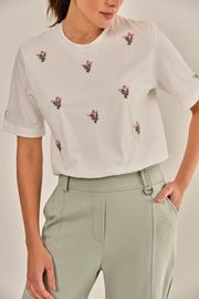 CAMISETA BEATRIZ BORDADA