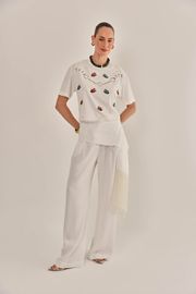CAMISETA JULIE COM BORDADO