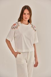 CAMISETA INGRID COM BORDADO