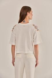 CAMISETA INGRID COM BORDADO