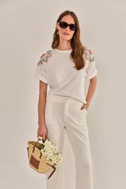 CAMISETA INGRID COM BORDADO