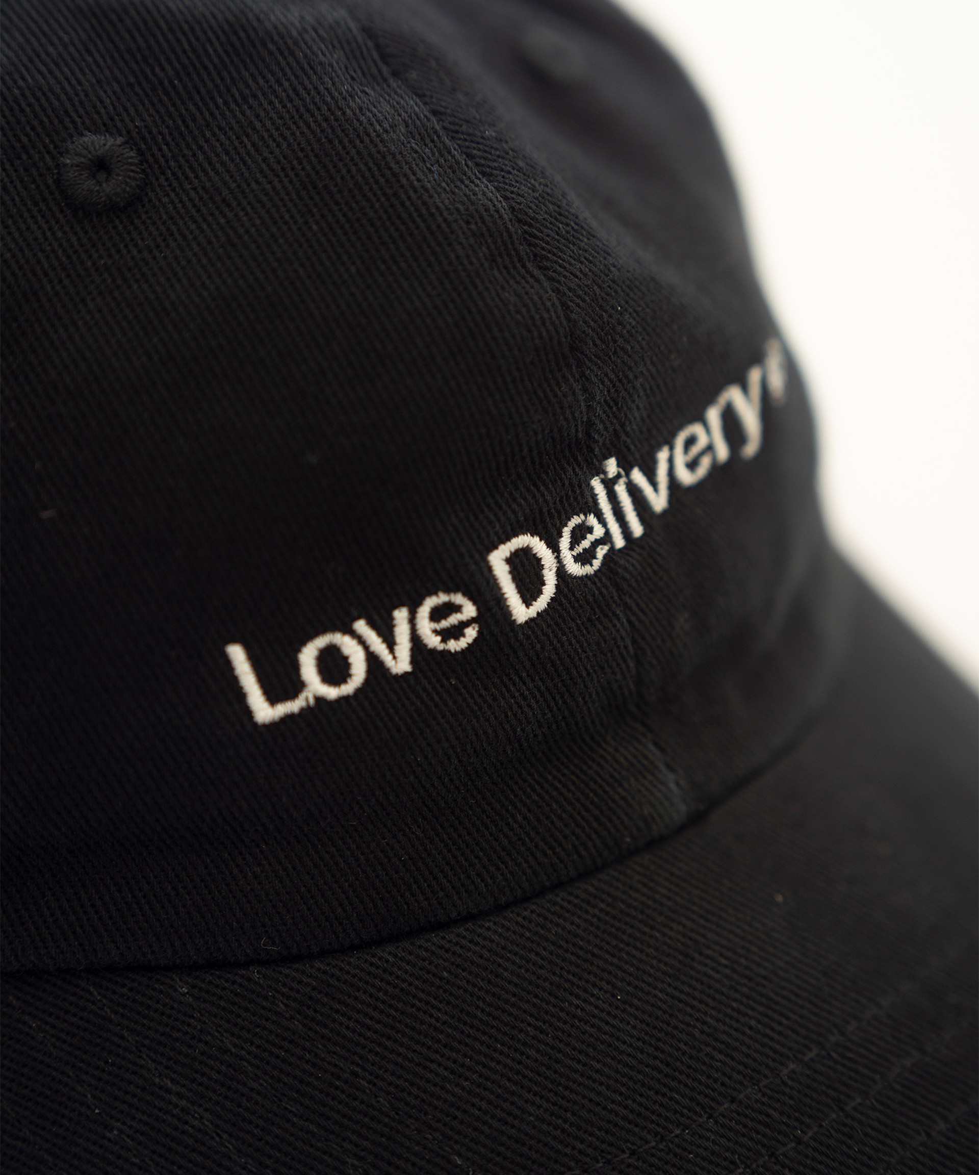 Boné Love Delivery Preto