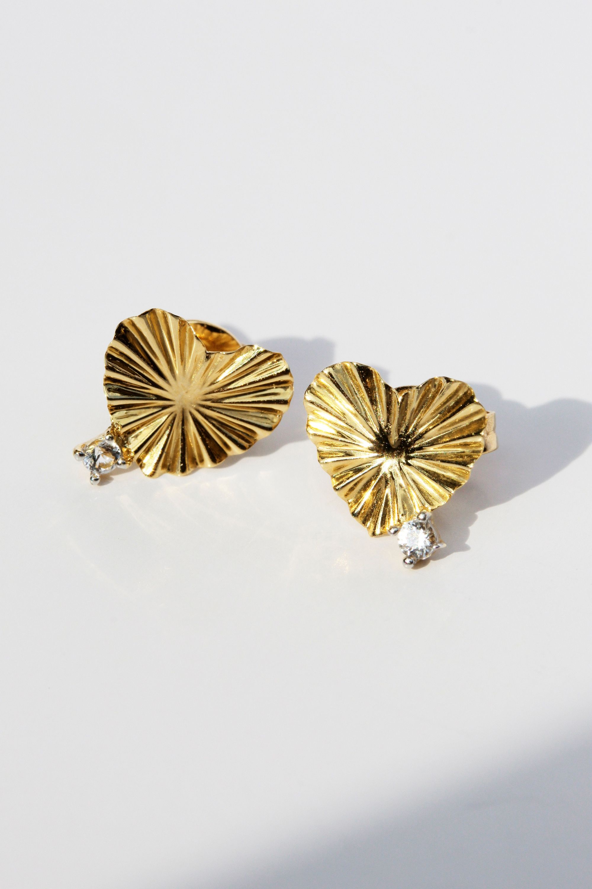 Brinco Stripe Coração em Ouro 18K - ZTA COMERCIO DE JOIAS LTDA