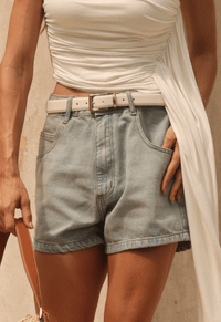 Foto do produto Short Mom Bastille Dirty Wash Claro