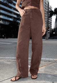 Foto do produto Calça Balloon Soft Zíper Marrom Coffee
