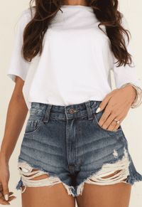 Foto do produto Short Alto Essentials Destroyed Escuro
