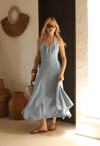 Foto do produto Vestido Midi Recortes Blue Ocean Claro