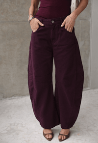 Foto do produto Calça Barrel Soho Dark Berry