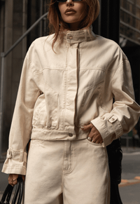 Foto do produto Jaqueta Bomber High Neck Vanilla