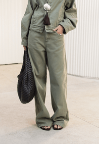 Foto do produto Calça Baggy Bastille Verde Toscana