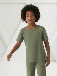 Foto do produto Camiseta Básica Infantil Menino Flamê Em Decote V