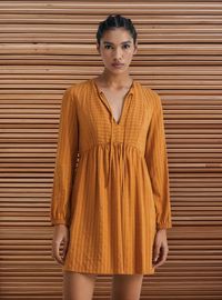 Foto do produto Vestido Curto Evasê Manga Longa