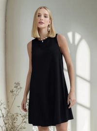 Foto do produto Vestido Básico Curto Trapézio Em Viscose