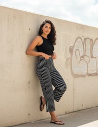 Foto do produto Calça Feminina Pantacourt Cintura Alta Em Viscose