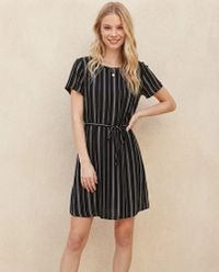 Foto do produto Vestido Curto Com Amarração Estampado
