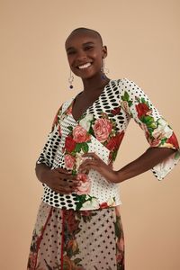 Blusa Decote Transpassado Malha Rosas Vintage