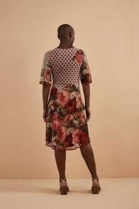Vestido Tule Manga Morcego