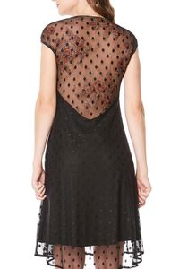 Vestido Tule Preto Aplique Dourado Costas