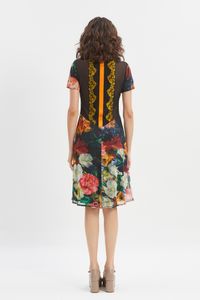 Vestido tule costas tira bordada Flores coloridas