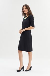 Vestido malha canelada com rolete decote preto