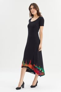 Vestido tule e feltro preto decote redondo