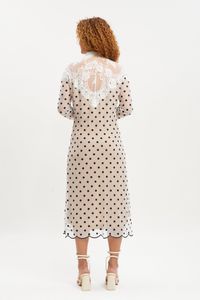Vestido tule bolas preta gola de renda branco
