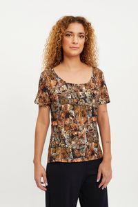 Blusa básica malha estampada onça