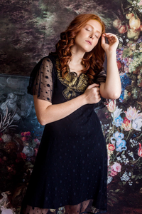 Vestido Gola Padre Preto Detalhe Águia