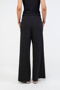 Calça pantalona moletim recorte barra