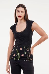 Blusa preta com tule bordado detalhe renda