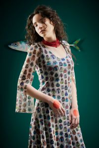 Vestido Tule Manga 3/4 Joias Besouro