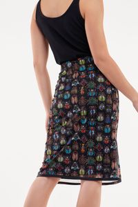 Saia tule modelo Lápis Joias Besouro Preto