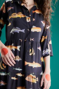 Vestido com patte saia babados