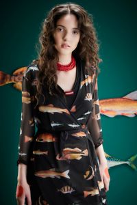 Vestido Modelo Robe estampa Peixe