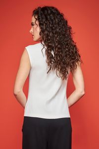 Blusa de Malha Canelada Off-White Gola Alta Egon