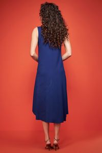 Vestido curto de malha azul sem manga