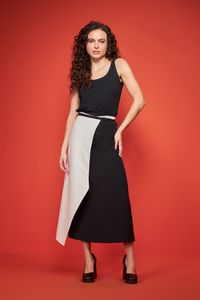 Saia midi transpassada linho Preta/off-white