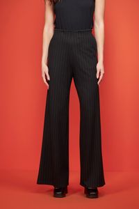 Calça de malha risca de giz com bolso