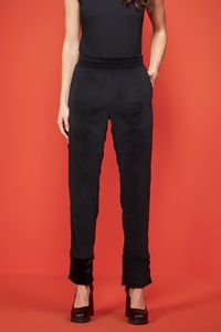 Calça de Veludo preta botão barra