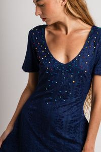 Vestido curto de renda Azul com decote Bolinhas Coloridas